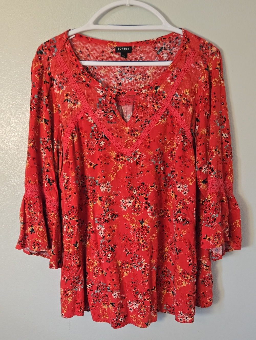 Torrid | Red Floral Bell Sleeve Keyhole Top Size 2